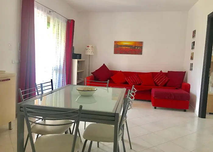 Pizzo Beach Club Two Bed Apartments 8G